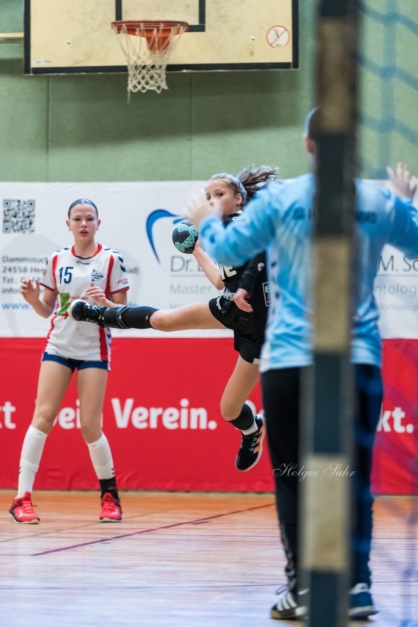 Bild 106 - wCJ SV Henstedt Ulzburg - SG HH-Nord : Ergebnis: 24:24